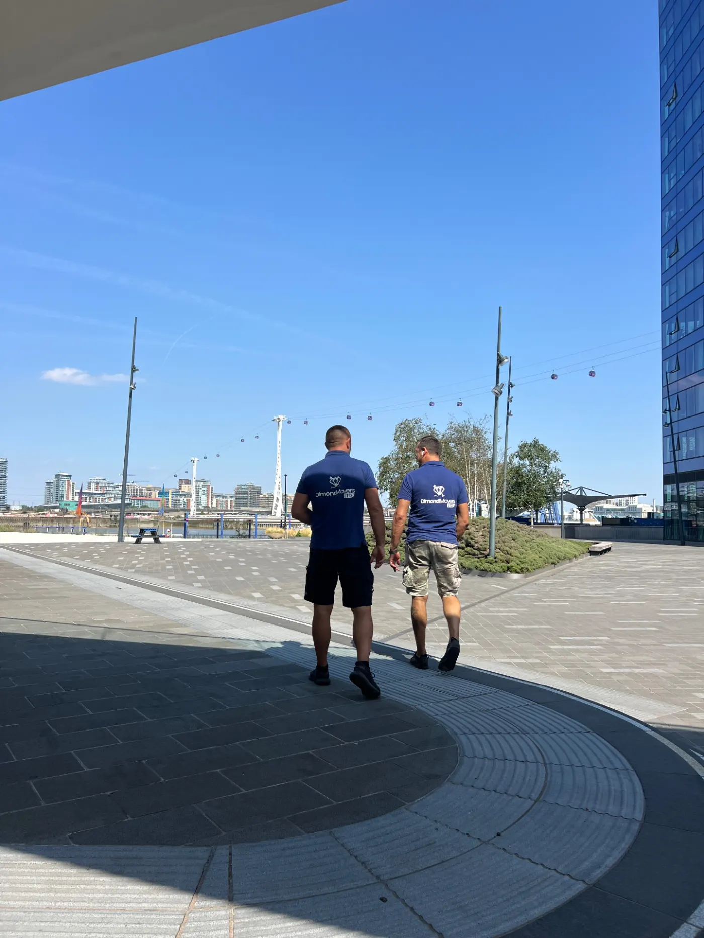 Dimond Movers branded crew walking to a job in London