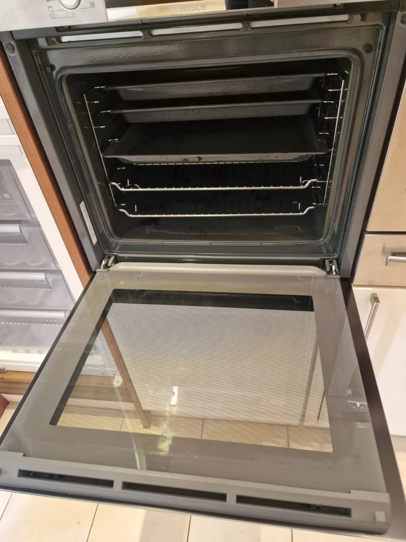 Bosch fan oven deep cleaned inside and out — racks, glass and seal
